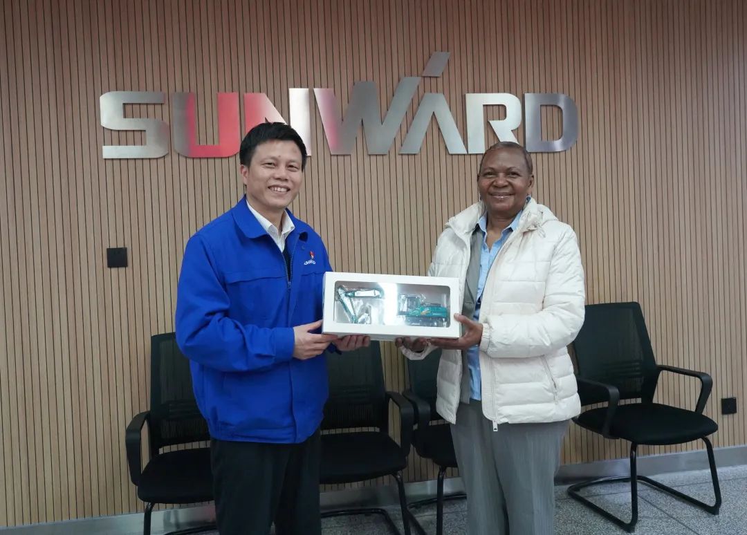 乌干达驻华大使到访9001cc金沙以诚为本智能