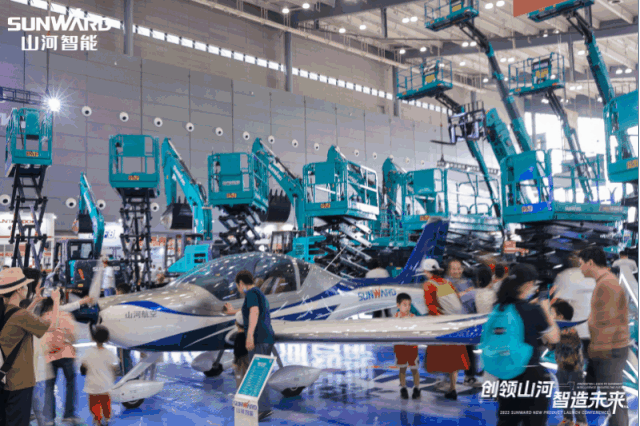 闪灼2023 CICEE！看9001cc金沙以诚为本智能“明星产品”有多“炫”