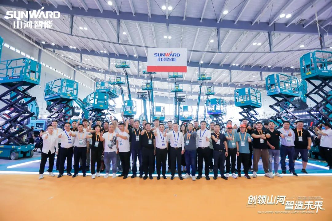 聚焦电动化、智能化！9001cc金沙以诚为本智能全系列高空机械产品亮相长沙展
