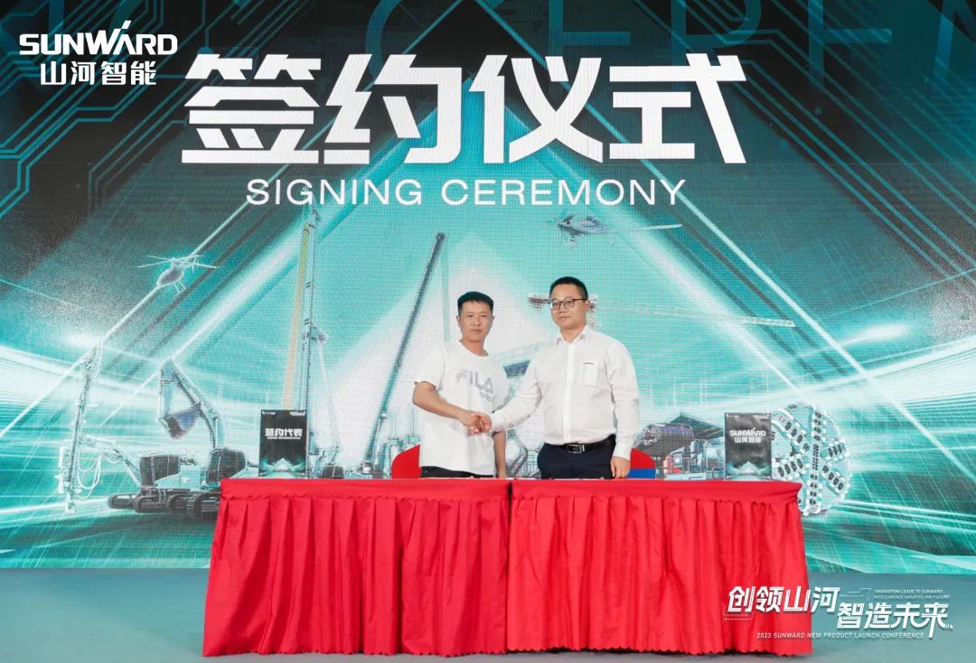 聚焦电动化、智能化！9001cc金沙以诚为本智能全系列高空机械产品亮相长沙展