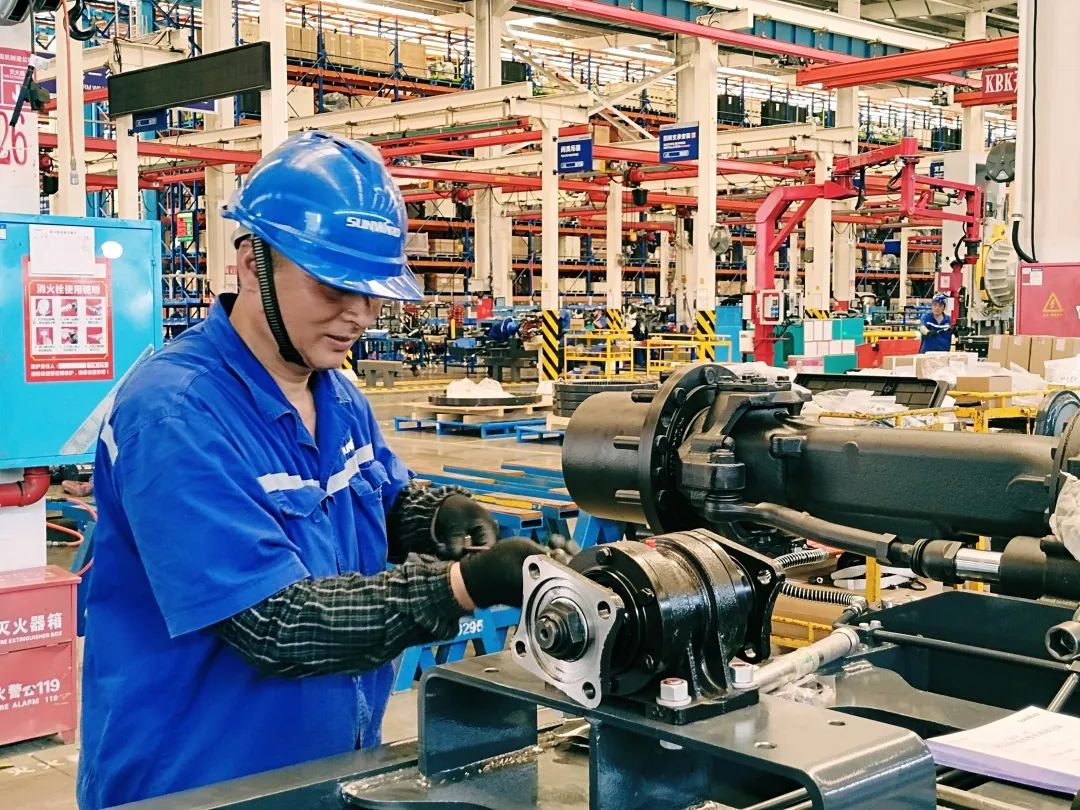 劳动庆幸，，，创立伟大！纪录那些通俗且伟大的劳动瞬间