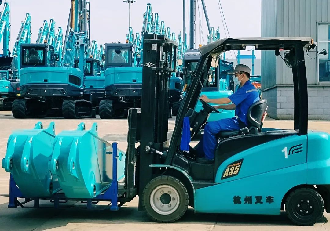 劳动庆幸，，，创立伟大！纪录那些通俗且伟大的劳动瞬间