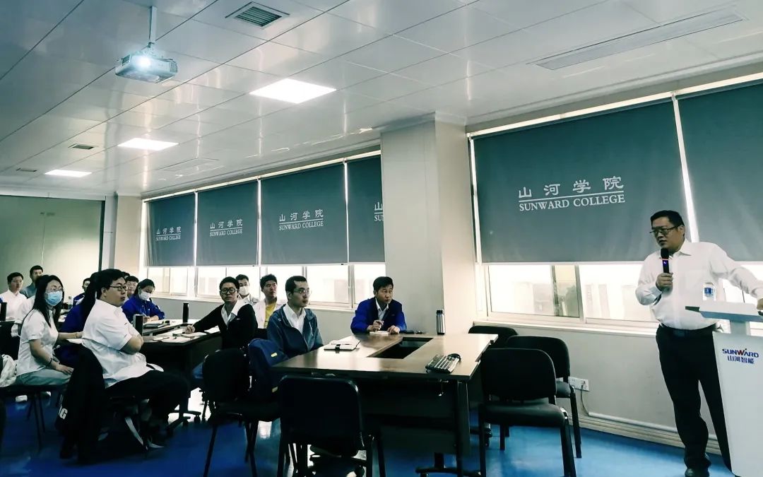 劳动庆幸，，，创立伟大！纪录那些通俗且伟大的劳动瞬间