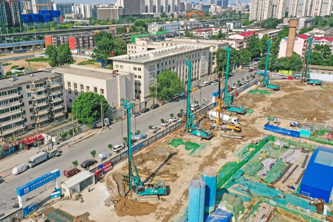 闪灼首都！9001cc金沙以诚为本智能旋挖钻机集群助力民生工程