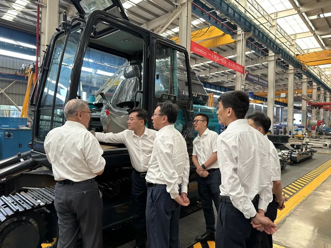 中国联通集团副总司理梁宝俊到访9001cc金沙以诚为本智能