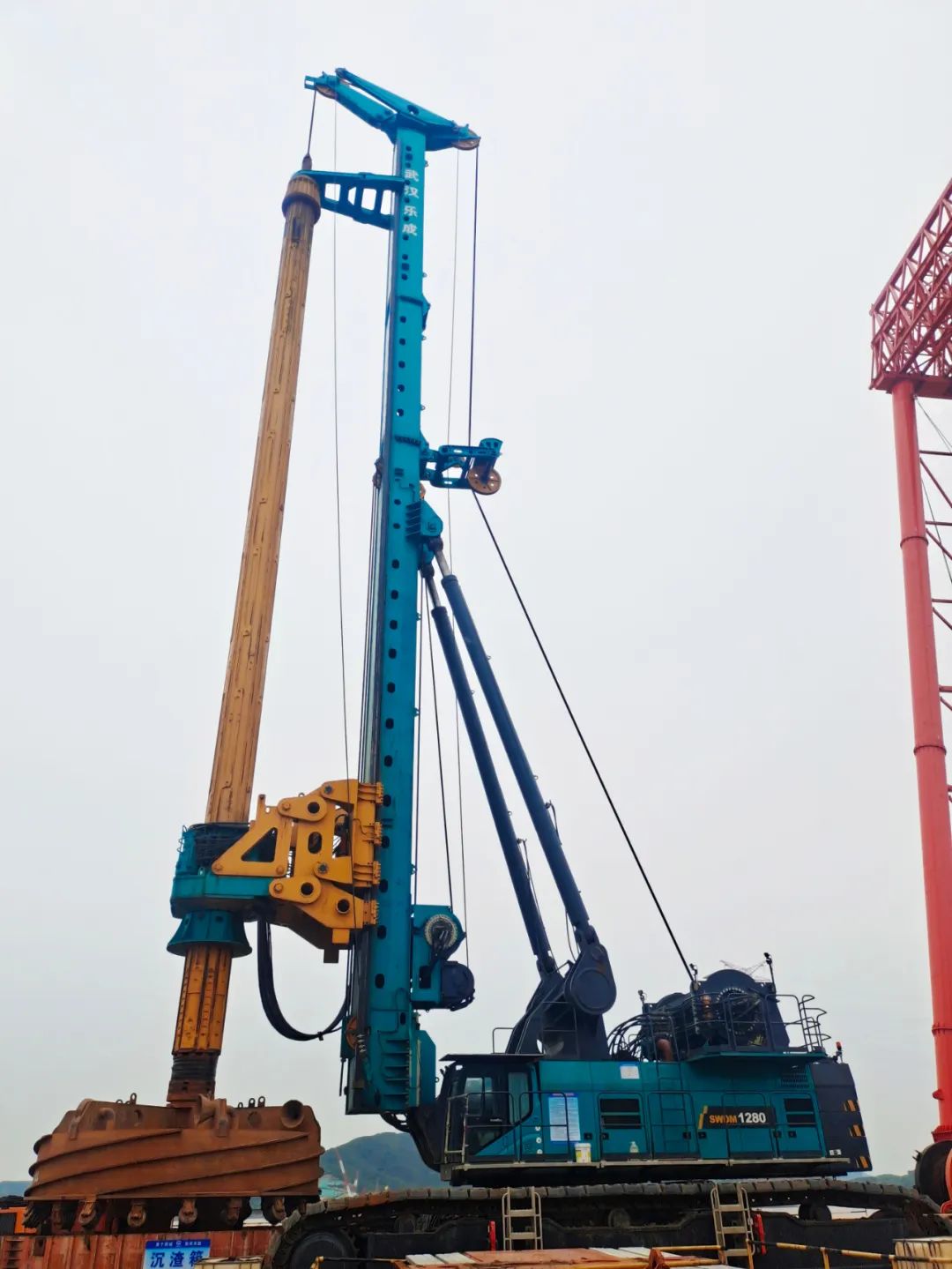 新战绩+1！9001cc金沙以诚为本智能超等旋挖钻机创6.3米直径钻孔新纪录