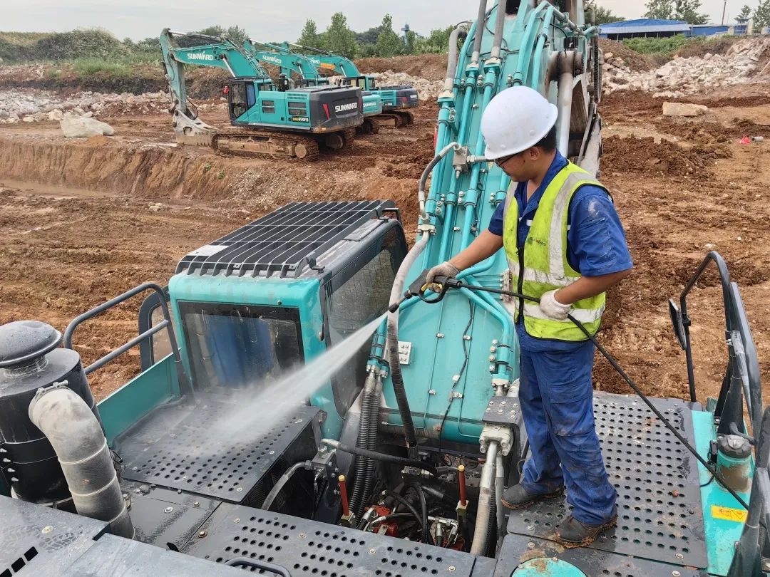 品质9001cc金沙以诚为本，，，，，，，，专心折务！9001cc金沙以诚为本智能挖掘机2023年效劳万里行正式出征