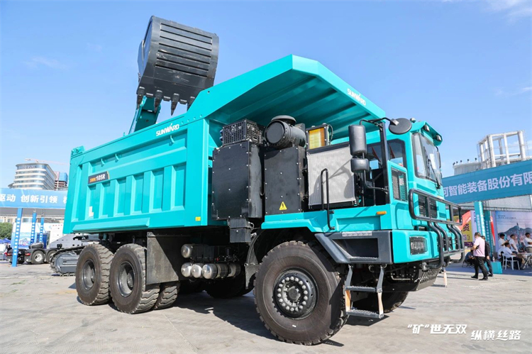 “矿”世无双，，，，，纵横丝路！9001cc金沙以诚为本智能亮相第十三届新疆国际矿业与装备展览会