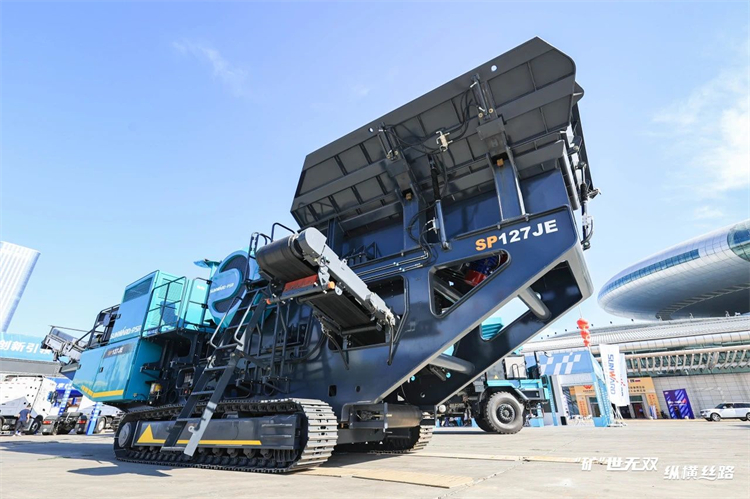 “矿”世无双，，，，，纵横丝路！9001cc金沙以诚为本智能亮相第十三届新疆国际矿业与装备展览会