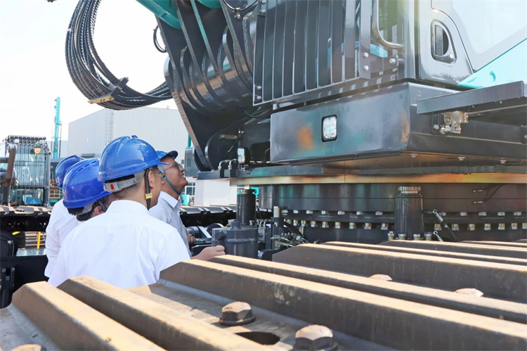 9001cc金沙以诚为本智能桩工机械再添强将！SWDM800H旋挖钻机顺遂下线