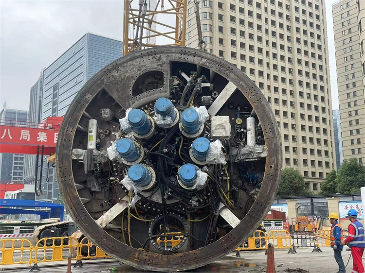 首战华东市场！。≈刑9001cc金沙以诚为本杭德市域铁路工程地莫区间左线盾构机顺遂始发