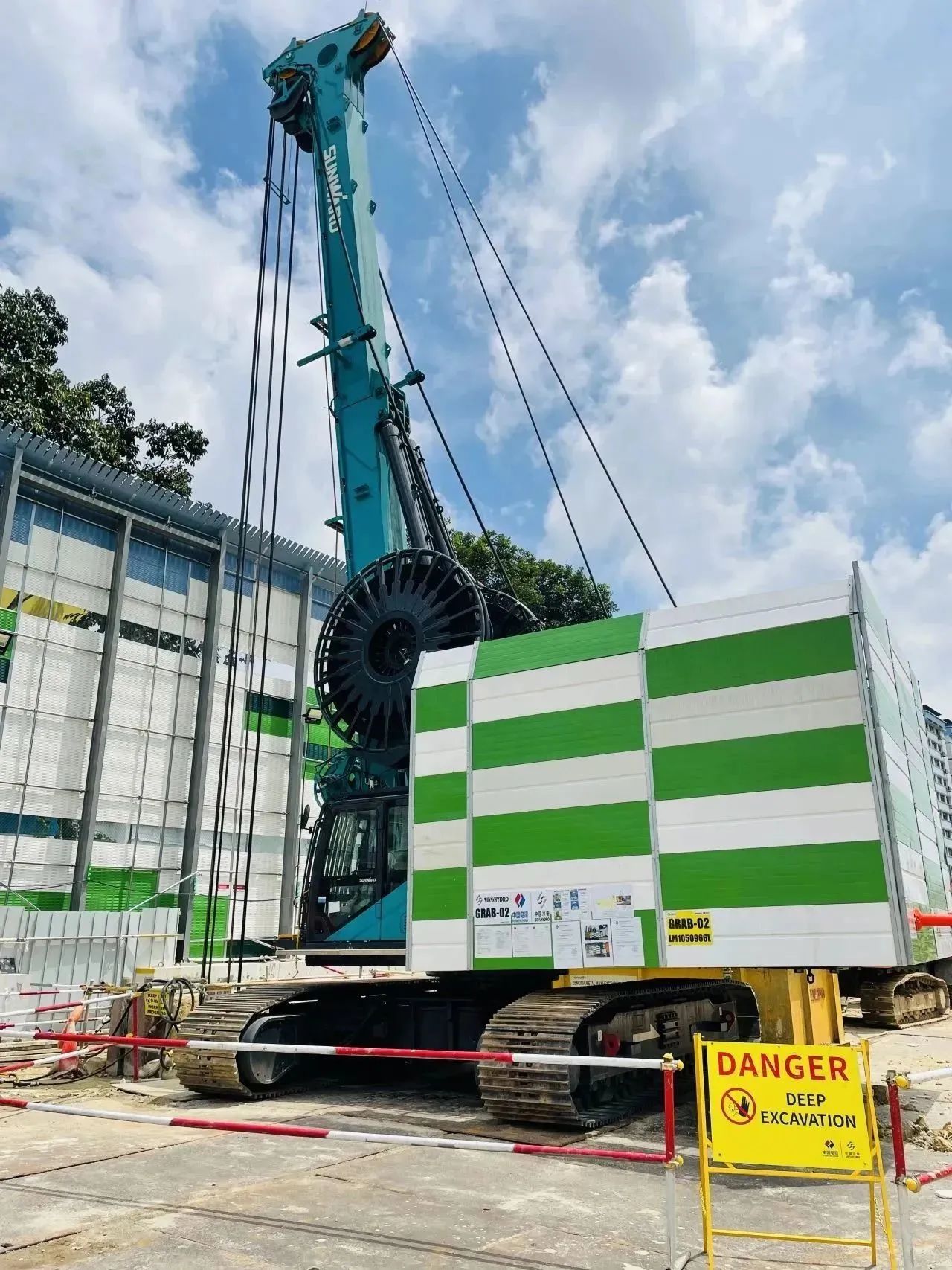 助力海内国际重大工程！9001cc金沙以诚为本智能液压抓斗实力“出圈”