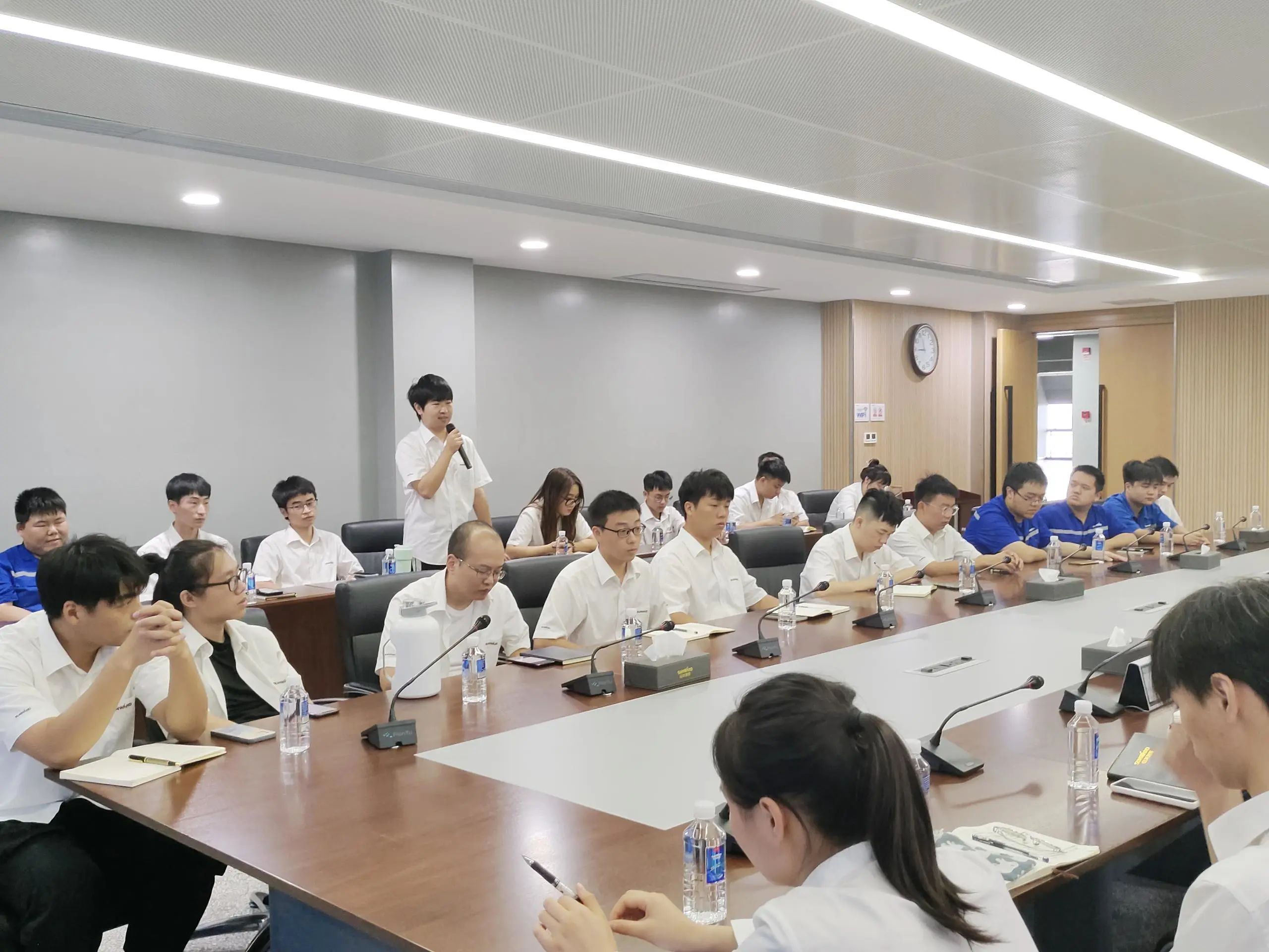 泛论心声，，，，，，共话未来！这场应届结业生员工座谈会，，，，，，很暖，，，，，，很知心！