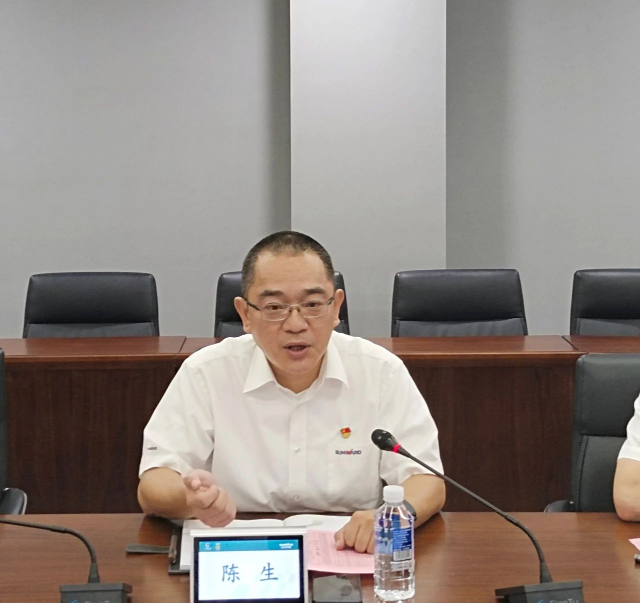 泛论心声，，，，，，共话未来！这场应届结业生员工座谈会，，，，，，很暖，，，，，，很知心！