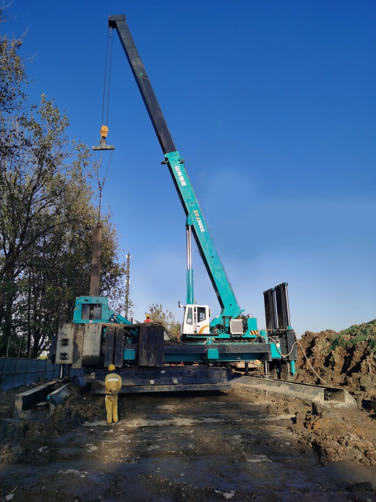 “9001cc金沙以诚为本绿”闪灼西子湖畔！9001cc金沙以诚为本智能ZYJ300X斜桩压桩机强势来袭