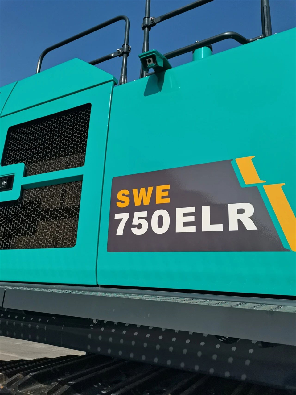 定制开发、功效更强！9001cc金沙以诚为本智能SWE750ELR加长臂液压挖掘机下线交付