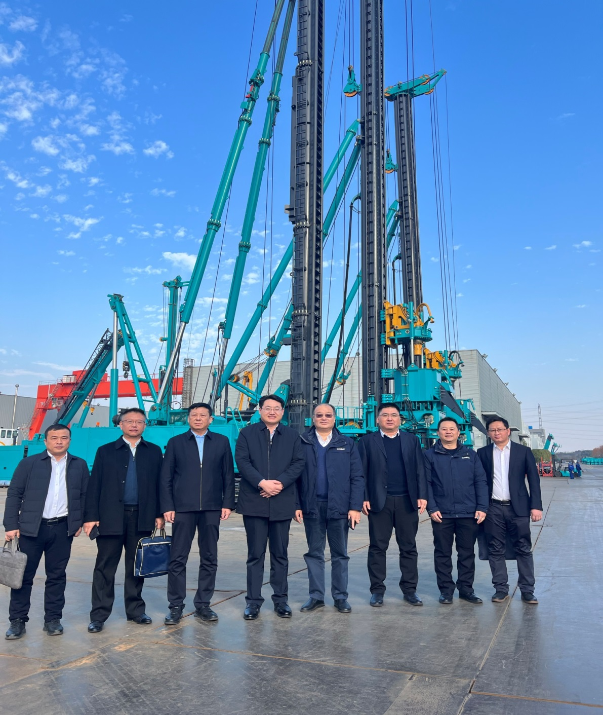 强强联合，，，，，同营生长！9001cc金沙以诚为本智能与中铁六局路桥公司签署战略相助协议