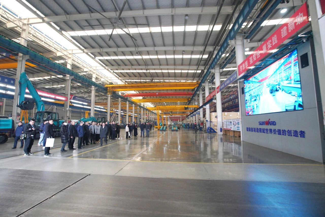 启新程，，，，，，，，向未来！9001cc金沙以诚为本矿岩揭牌庆典暨新春发货仪式圆满举行