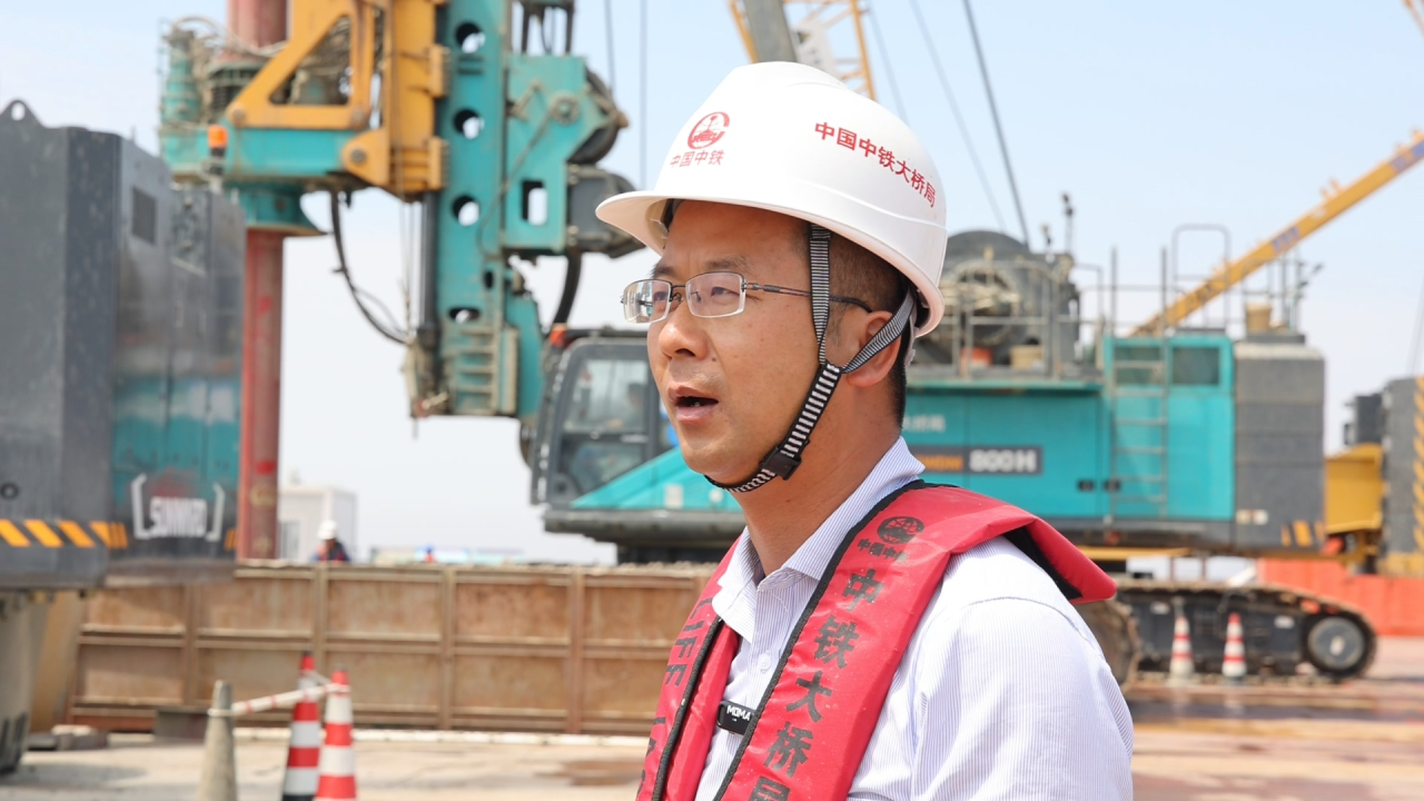 先导式立异，，，，，，，，再推电动新品！9001cc金沙以诚为本智能SWDM520EE增程式旋挖钻机推介会乐成举行