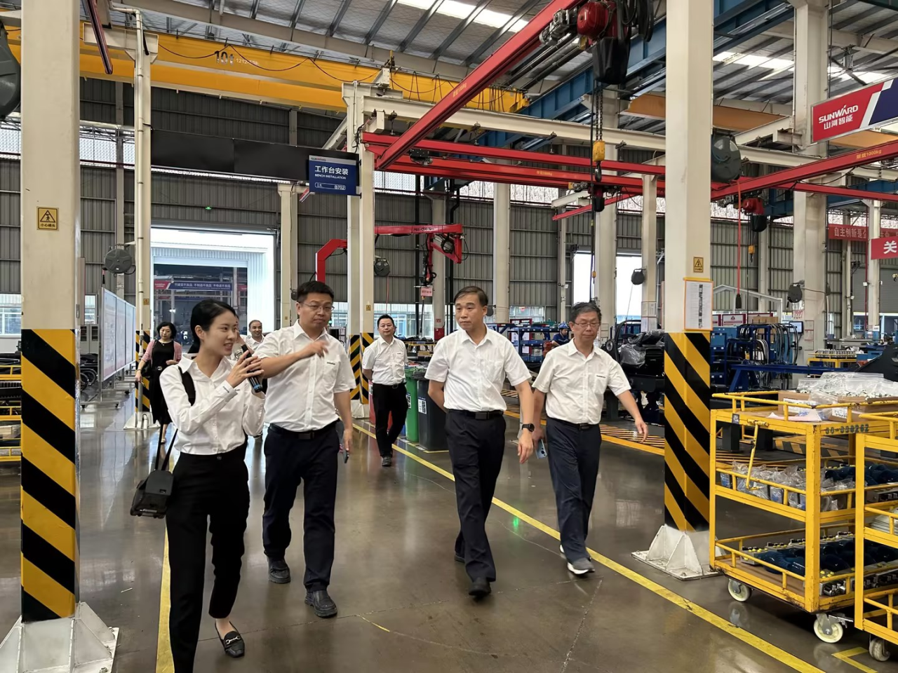 深化交流相助！广州港李明忠副总司理率队莅临9001cc金沙以诚为本智能考察交流！