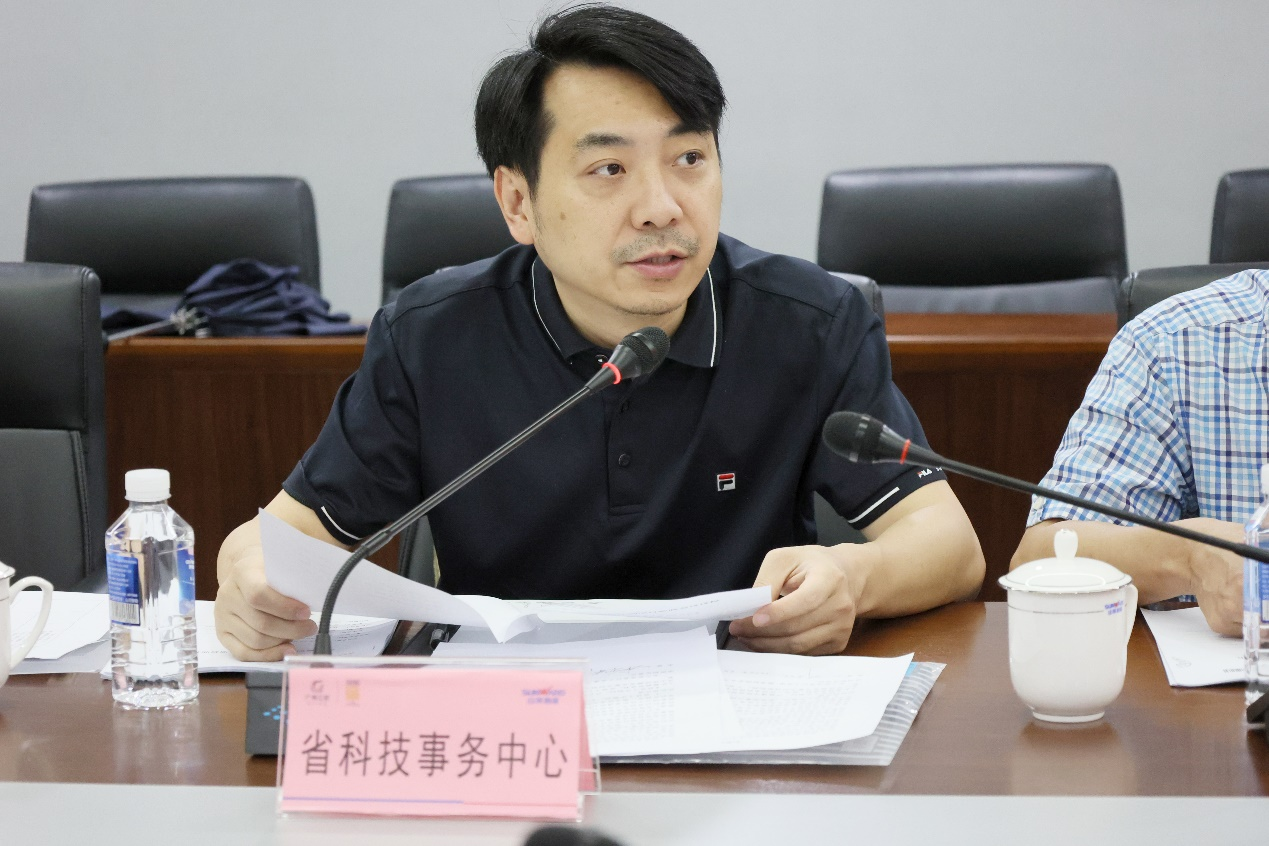 9001cc金沙以诚为本智能“超大型油气管道绿色成套施工装备”项目顺遂通过验收！