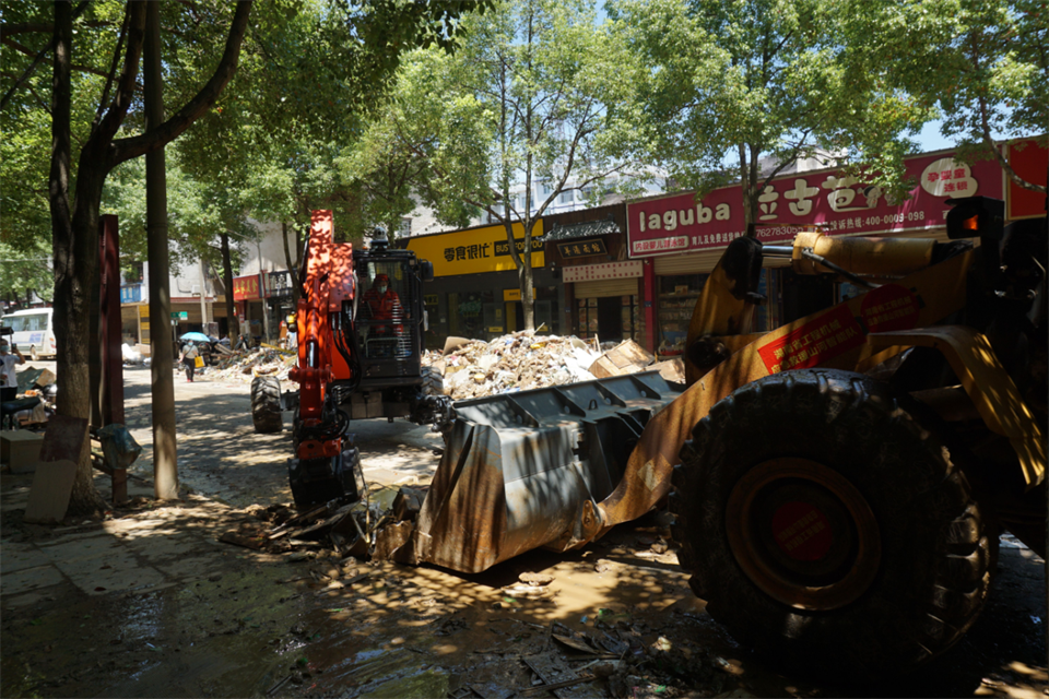 驰援湖南平江抗洪抢险，，，共克时艰显继续