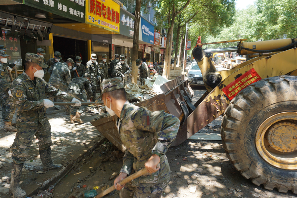 驰援湖南平江抗洪抢险，，，共克时艰显继续