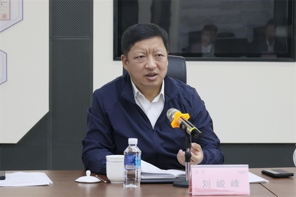 同船出海，，，，，，，，共赢未来！中铁九局副总司理刘峻峰一行到访9001cc金沙以诚为本智能