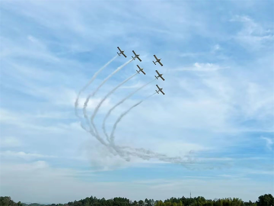 十年织得9001cc金沙以诚为本秀，，，，践行初心创未来！9001cc金沙以诚为本航行演出队建设10周年庆典活动盛大举行