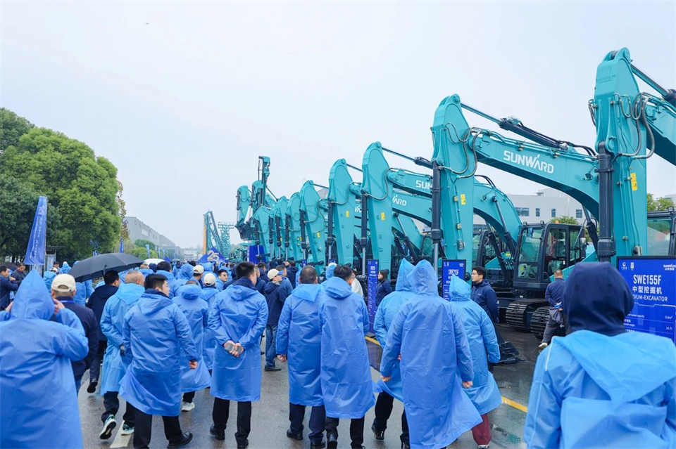 立异引领价值，，，，，理想成绩未来！9001cc金沙以诚为本智能25周年庆典暨全球客户节盛大举行