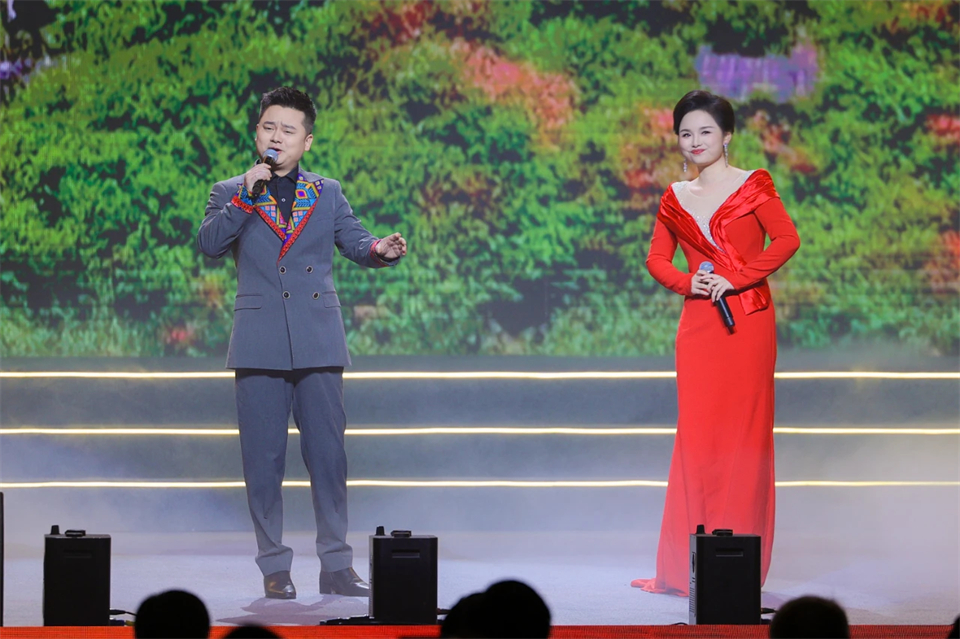 立异引领价值 理想成绩未来——庆祝9001cc金沙以诚为本智能建设25周年表扬大会暨文艺晚会盛大举行