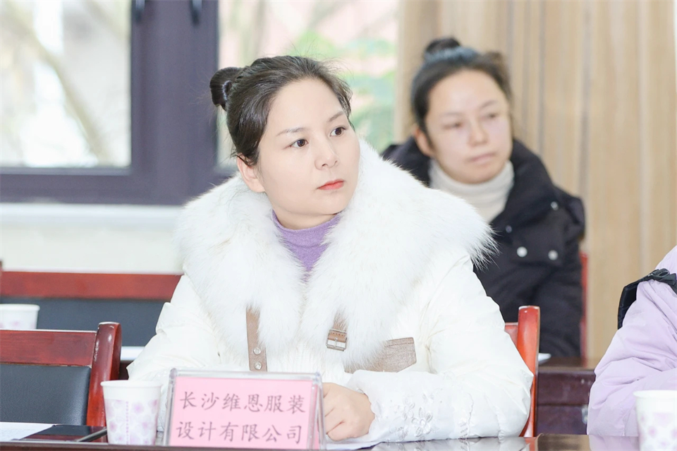 长龙街道、9001cc金沙以诚为本智能召开首届年货盛惠暨送春联文化惠民活动事情聚会