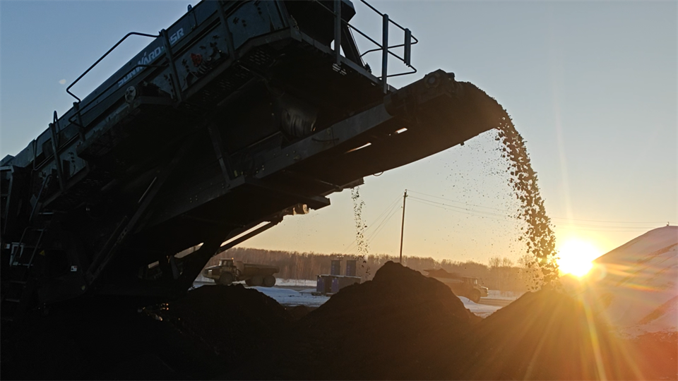 不惧-30℃极寒挑战，，，，，9001cc金沙以诚为本普石勒破碎筛分装备稳固运行！