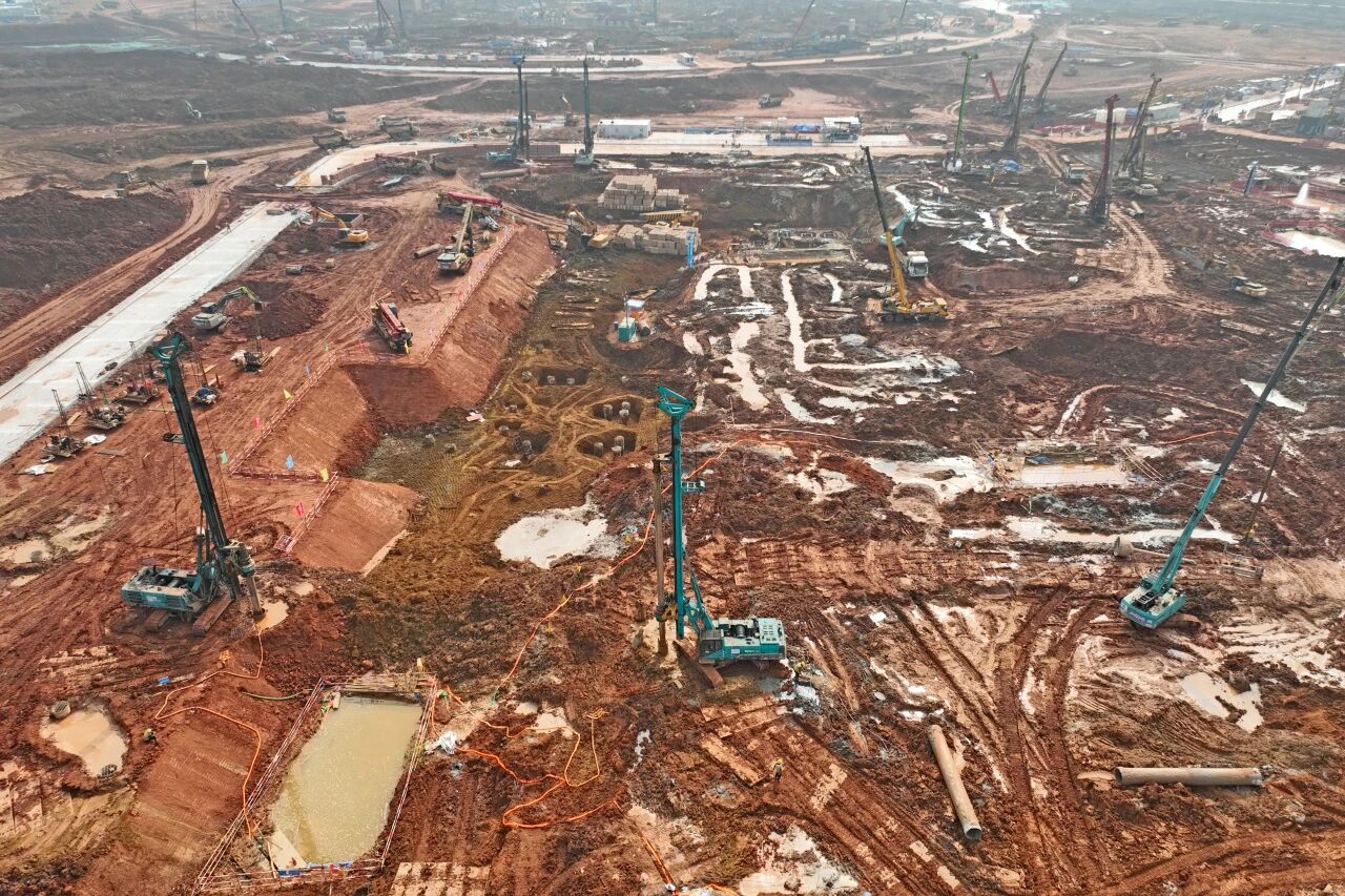 刷新“进度条”、修建新地标！9001cc金沙以诚为本智能旋挖集群助力长沙奥体中心建设